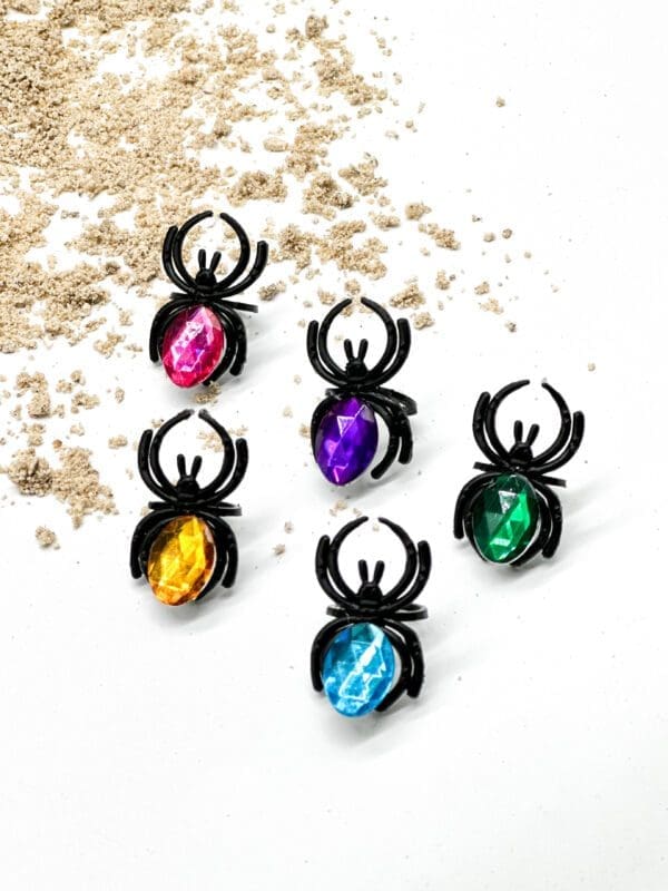 Pavoučí prsteny s akrylovým šperkem